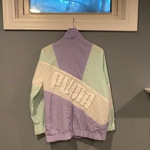 Puma windbreaker size medium worn once!